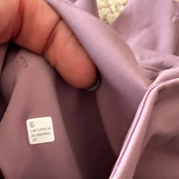 Lululemon Lavender Fast and Free with pockets Shorts - like new - Picture 6 of 9